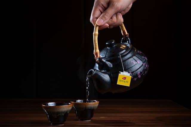 إبريق شاي أخضر